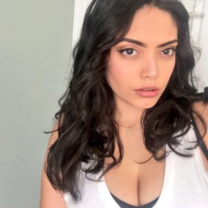 ashleyromantic ashleyromantic